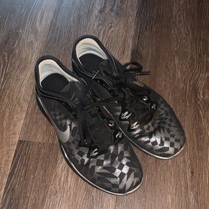 NIKE FREE TR FIT 5 SHOES